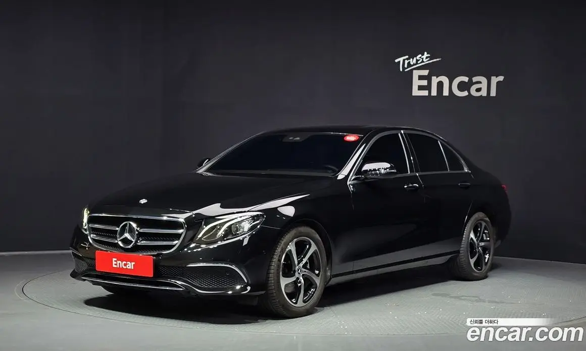 Mercedes-Benz E-Class 2020 2.0 автомат (гидро), фото 1 Mercedes-Benz E-Class 2020 2.0 автомат (гидро), фото 1