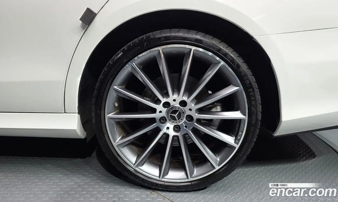 Mercedes-Benz E-Class 2022 2.0 автомат (гидро), фото 7 Mercedes-Benz E-Class 2022 2.0 автомат (гидро), фото 7