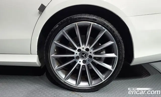 Mercedes-Benz E-Class 2022 2.0 автомат (гидро), миниатюра 7 Mercedes-Benz E-Class 2022 2.0 автомат (гидро), миниатюра 7