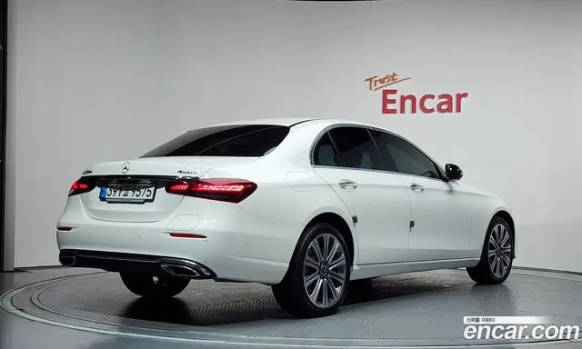 Mercedes-Benz E-Class 2023 2.0 автомат (гидро), миниатюра 2 Mercedes-Benz E-Class 2023 2.0 автомат (гидро), миниатюра 2