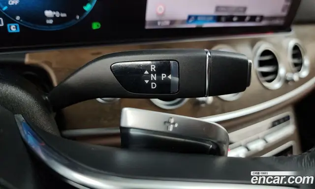 Mercedes-Benz E-Class 2023 2.0 автомат (гидро), миниатюра 12