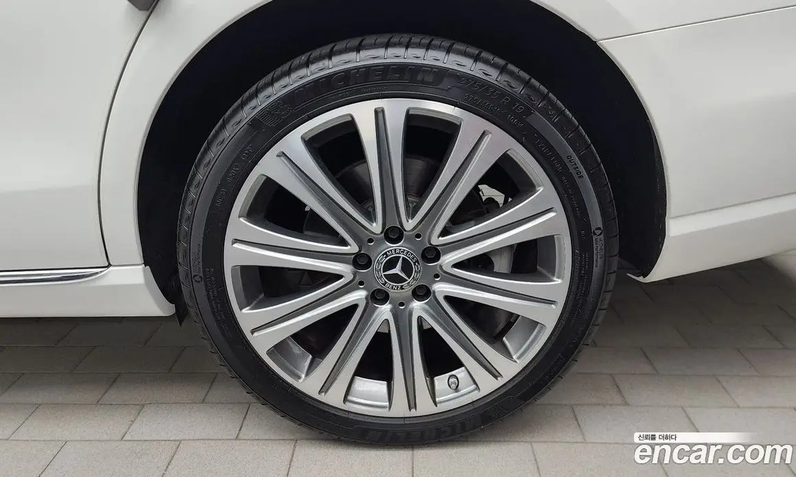 Mercedes-Benz E-Class 2023 2.0 автомат (гидро), фото 7 Mercedes-Benz E-Class 2023 2.0 автомат (гидро), фото 7