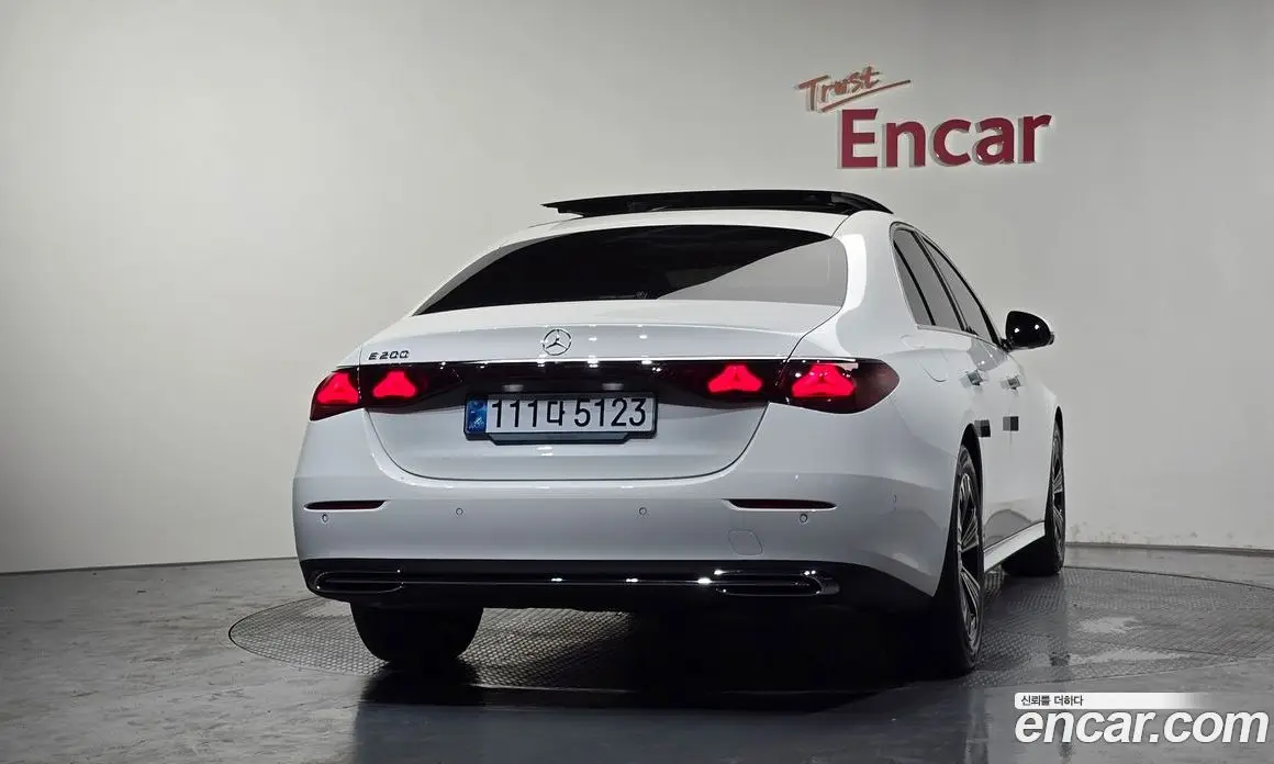 Mercedes-Benz E-Class 2025 2.0 автомат (гидро), фото 4