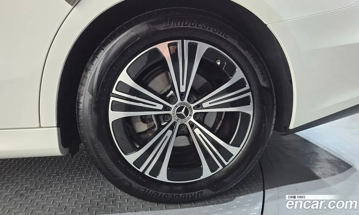 Mercedes-Benz E-Class 2025 2.0 автомат (гидро), фото 7