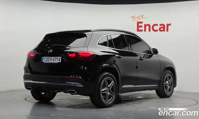 Mercedes-Benz GLA-Class 2024 2.0 автомат (гидро), миниатюра 2