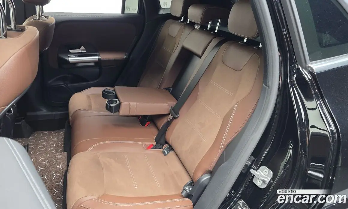 Mercedes-Benz GLA-Class 2024 2.0 автомат (гидро), фото 16