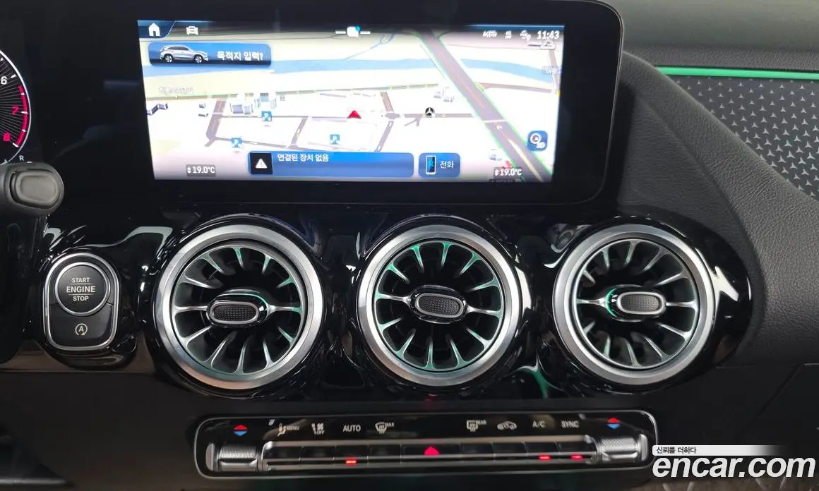 Mercedes-Benz GLA-Class 2024 2.0 автомат (гидро), фото 20