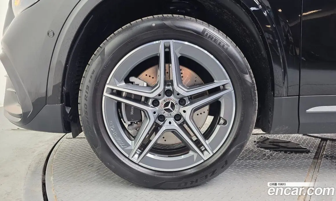 Mercedes-Benz GLA-Class 2024 2.0 автомат (гидро), фото 5