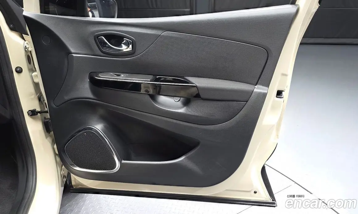 Renault (Samsung) QM3 2016 1.5 автомат (гидро), фото 14 Renault (Samsung) QM3 2016 1.5 автомат (гидро), фото 14