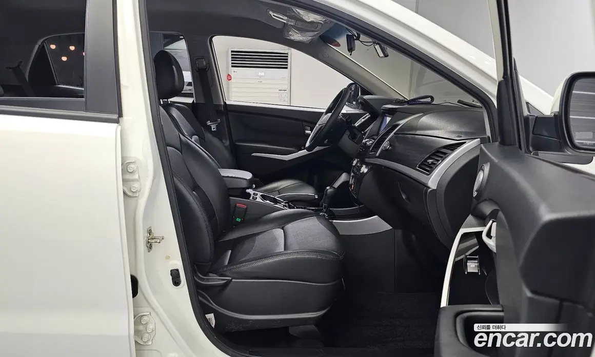 SsangYong Korando 2015 2.2 автомат (гидро), фото 12 SsangYong Korando 2015 2.2 автомат (гидро), фото 12
