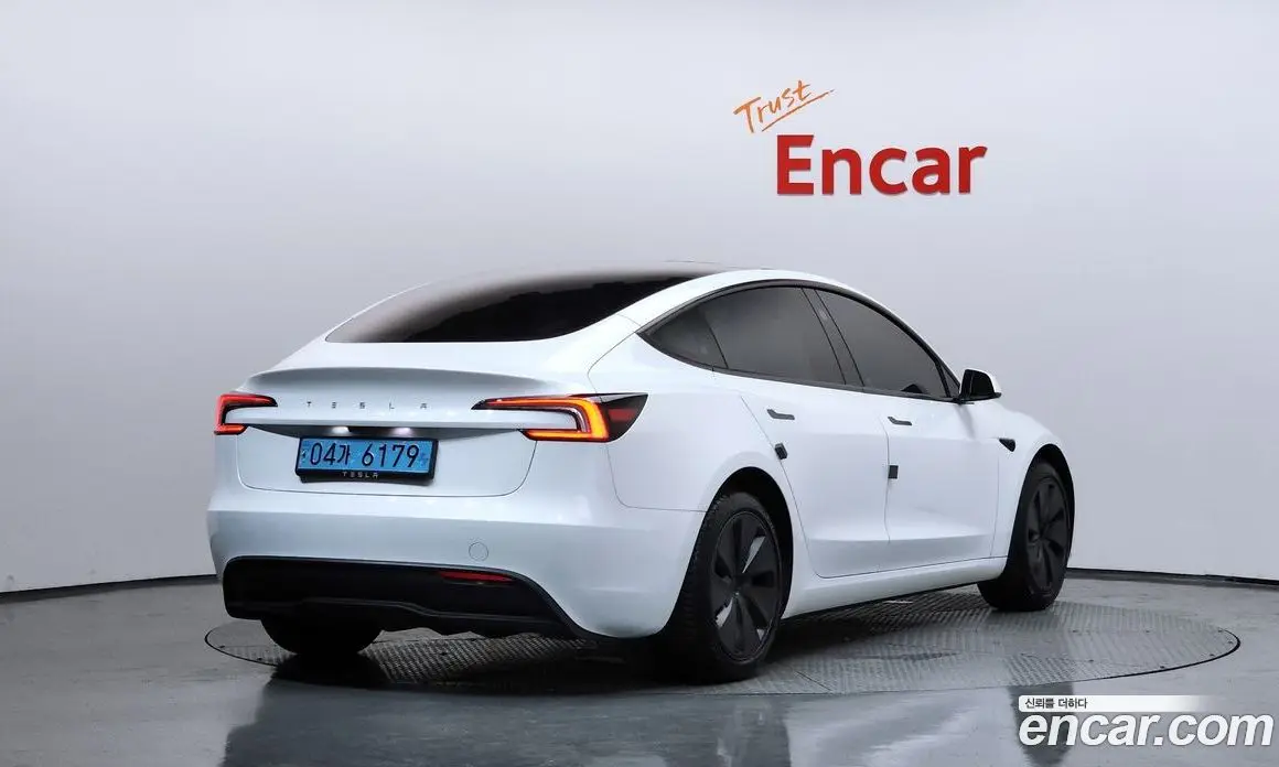Tesla Model 3 2024 0.2 автомат (гидро), фото 1 Tesla Model 3 2024 0.2 автомат (гидро), фото 1