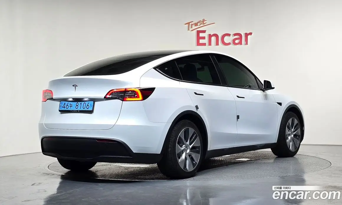 Tesla Model Y 2023 0.2 автомат (гидро), фото 1 Tesla Model Y 2023 0.2 автомат (гидро), фото 1