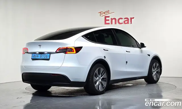 Tesla Model Y 2023 0.2 автомат (гидро), миниатюра 1 Tesla Model Y 2023 0.2 автомат (гидро), миниатюра 1