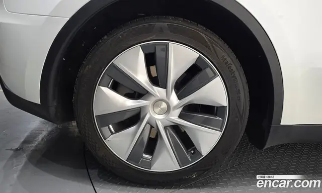 Tesla Model Y 2023 0.2 автомат (гидро), миниатюра 4 Tesla Model Y 2023 0.2 автомат (гидро), миниатюра 4