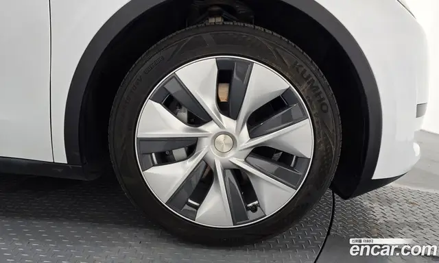 Tesla Model Y 2023 0.2 автомат (гидро), миниатюра 6 Tesla Model Y 2023 0.2 автомат (гидро), миниатюра 6