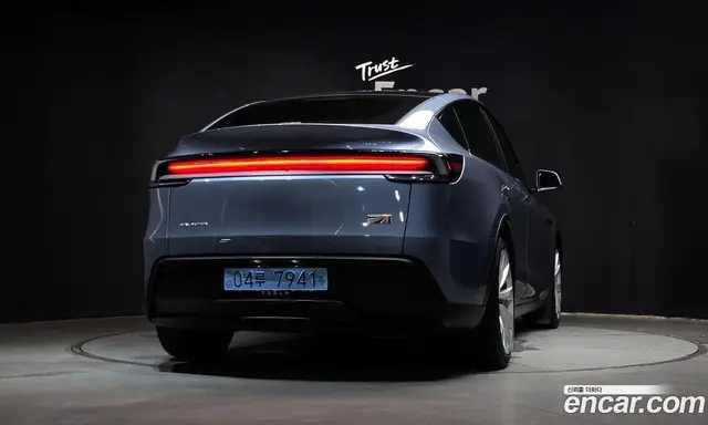 Tesla Model Y 2025 0.2 автомат (гидро), миниатюра 4