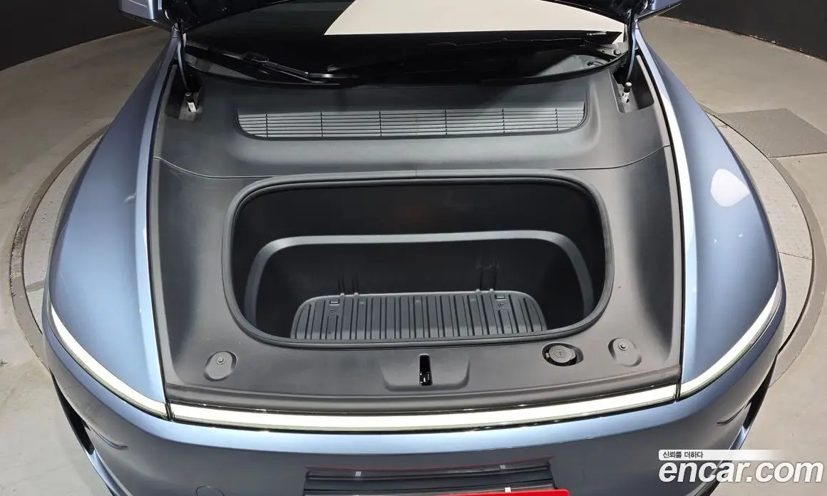 Tesla Model Y 2025 0.2 автомат (гидро), фото 6