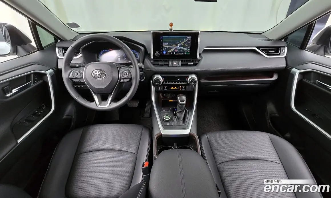 Toyota RAV4 2024 2.5 автомат (гидро), фото 7 Toyota RAV4 2024 2.5 автомат (гидро), фото 7