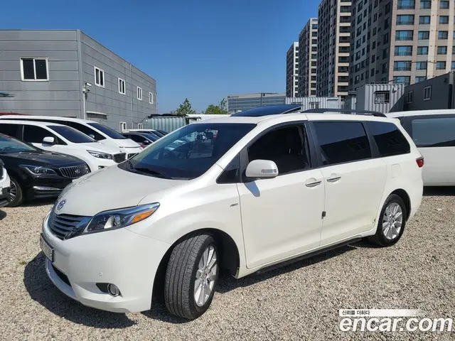 Toyota Sienna 2017 3.5 автомат (гидро), миниатюра 2