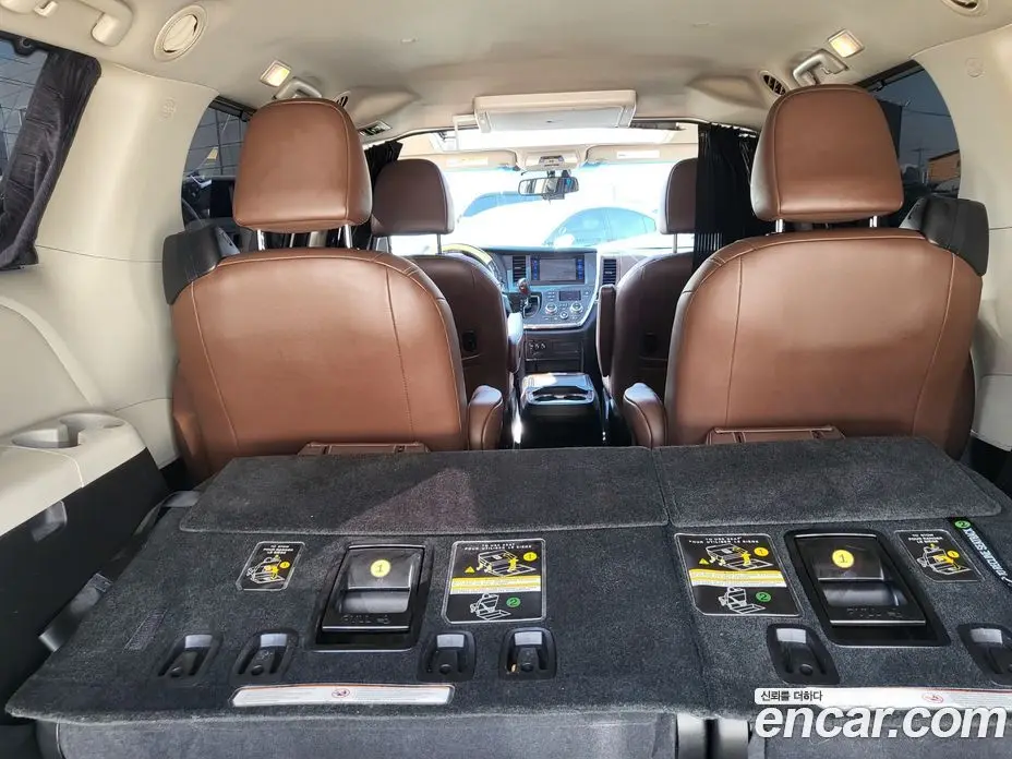 Toyota Sienna 2017 3.5 автомат (гидро), фото 13