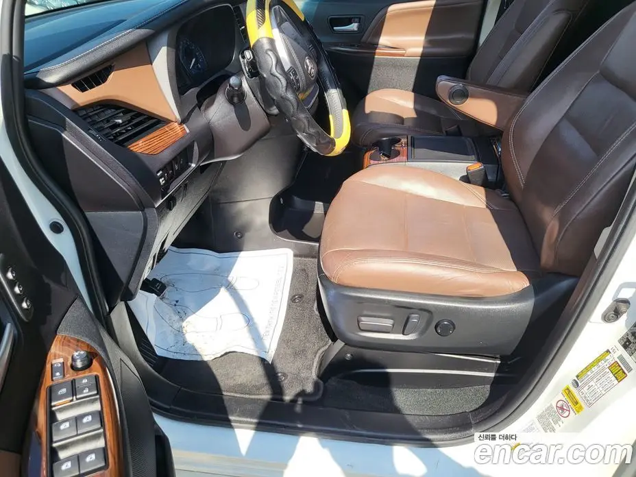 Toyota Sienna 2017 3.5 автомат (гидро), фото 15