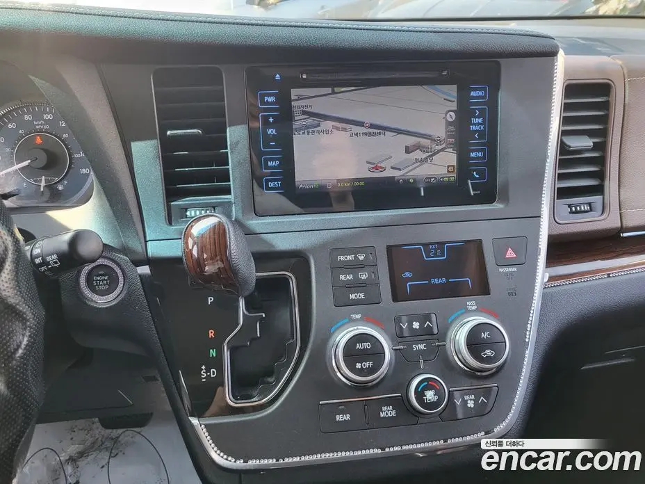 Toyota Sienna 2017 3.5 автомат (гидро), фото 6