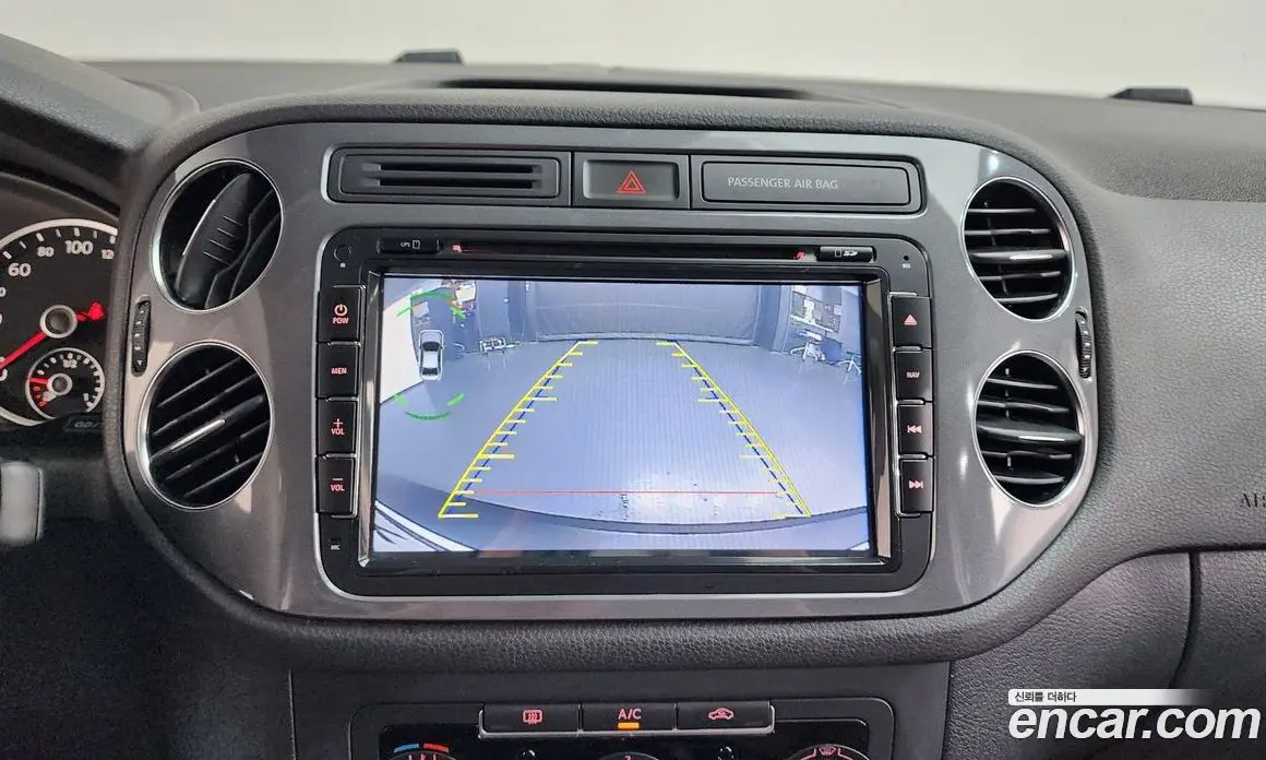 Volkswagen Tiguan 2015 2.0 автомат (гидро), фото 14 Volkswagen Tiguan 2015 2.0 автомат (гидро), фото 14