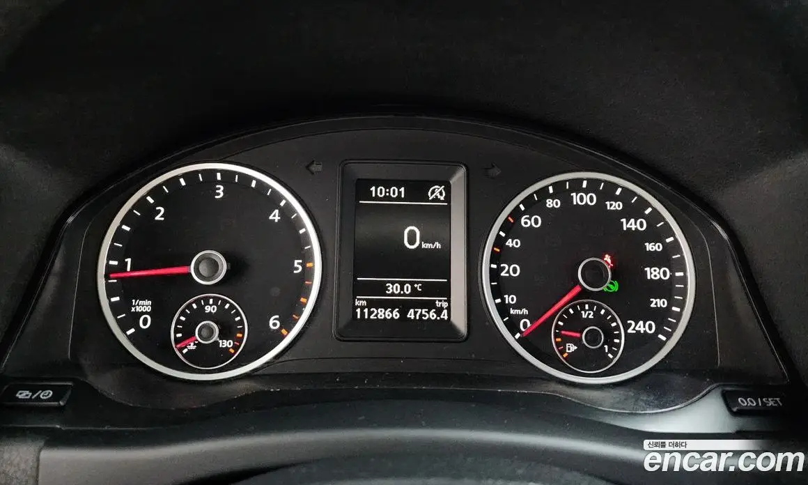 Volkswagen Tiguan 2015 2.0 автомат (гидро), фото 8 Volkswagen Tiguan 2015 2.0 автомат (гидро), фото 8