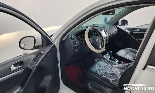 Volkswagen Tiguan 2015 2.0 автомат (гидро), миниатюра 10 Volkswagen Tiguan 2015 2.0 автомат (гидро), миниатюра 10