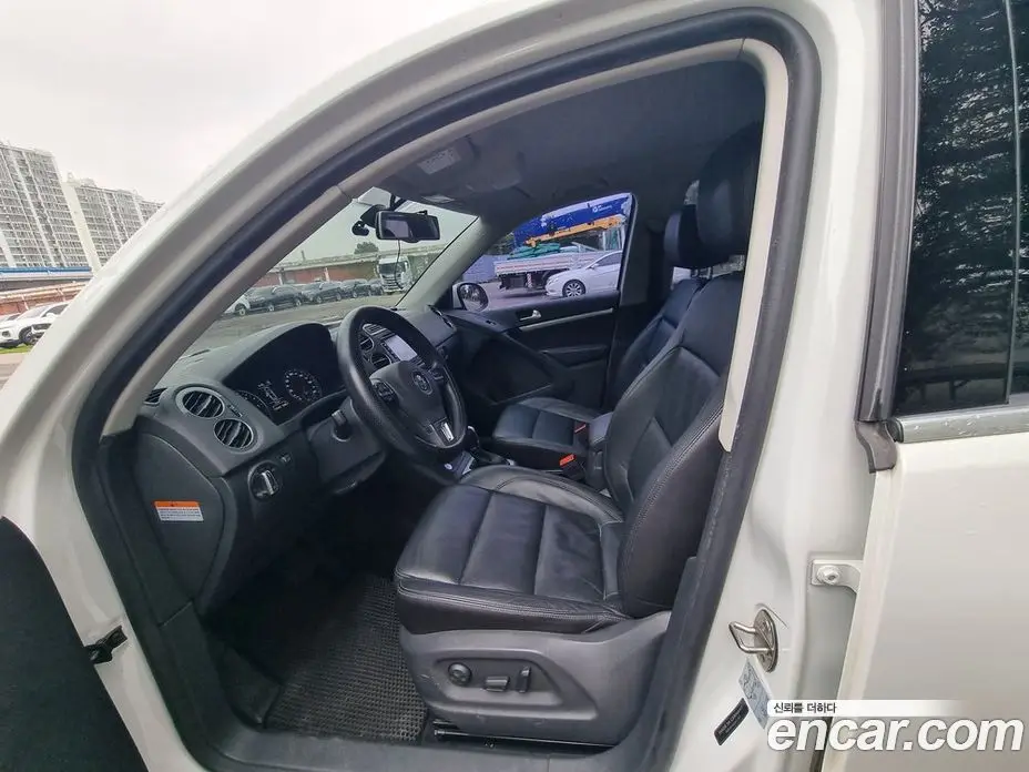Volkswagen Tiguan 2016 2.0 автомат (гидро), фото 11 Volkswagen Tiguan 2016 2.0 автомат (гидро), фото 11