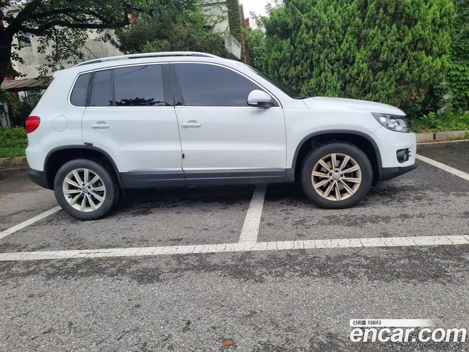 Volkswagen Tiguan 2016 2.0 автомат (гидро), фото 4 Volkswagen Tiguan 2016 2.0 автомат (гидро), фото 4