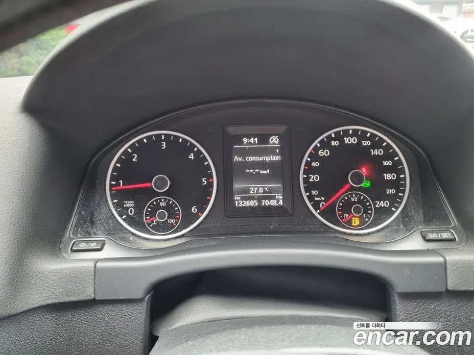 Volkswagen Tiguan 2016 2.0 автомат (гидро), фото 8 Volkswagen Tiguan 2016 2.0 автомат (гидро), фото 8