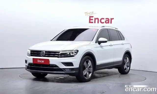 Volkswagen Tiguan 2018 2.0 автомат (гидро), миниатюра 1 Volkswagen Tiguan 2018 2.0 автомат (гидро), миниатюра 1