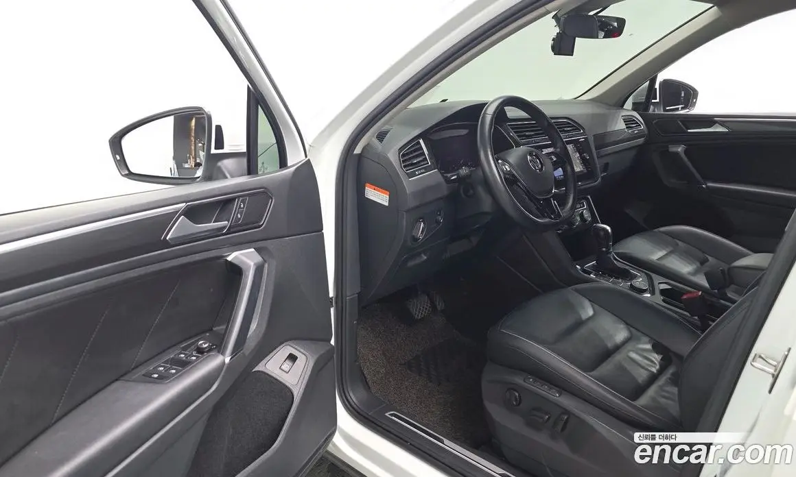 Volkswagen Tiguan 2018 2.0 автомат (гидро), фото 11 Volkswagen Tiguan 2018 2.0 автомат (гидро), фото 11