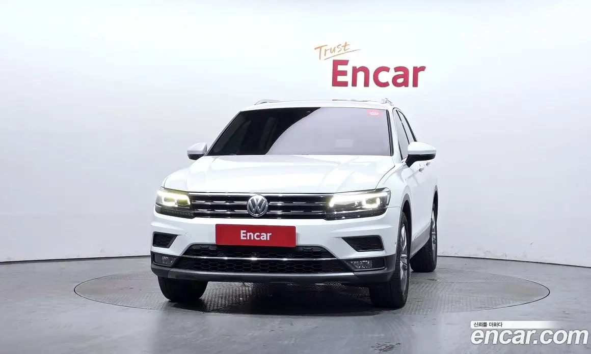 Volkswagen Tiguan 2018 2.0 автомат (гидро), фото 3 Volkswagen Tiguan 2018 2.0 автомат (гидро), фото 3