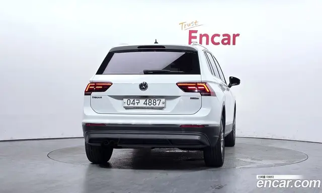 Volkswagen Tiguan 2018 2.0 автомат (гидро), миниатюра 4 Volkswagen Tiguan 2018 2.0 автомат (гидро), миниатюра 4