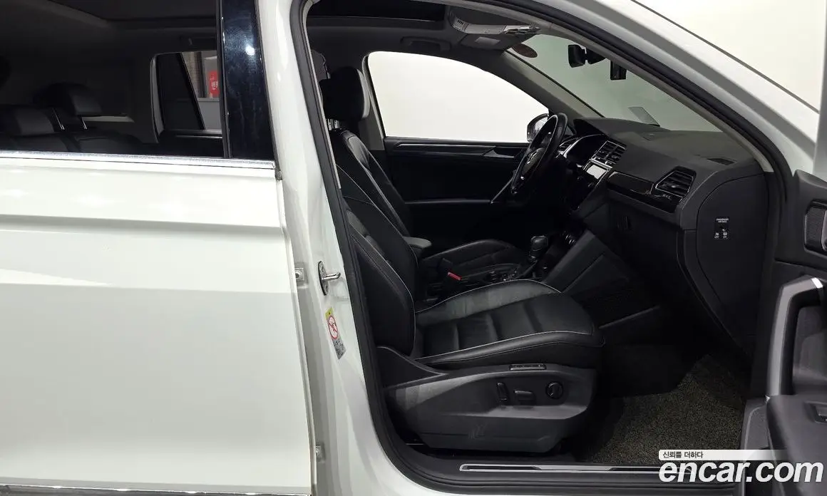 Volkswagen Tiguan 2018 2.0 автомат (гидро), фото 10 Volkswagen Tiguan 2018 2.0 автомат (гидро), фото 10