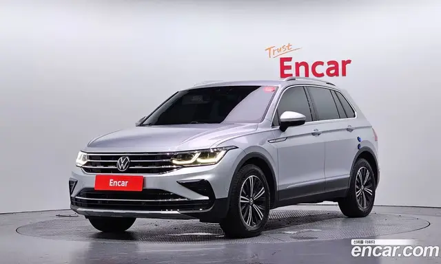 Volkswagen Tiguan 2022 2.0 автомат (гидро), миниатюра 1 Volkswagen Tiguan 2022 2.0 автомат (гидро), миниатюра 1