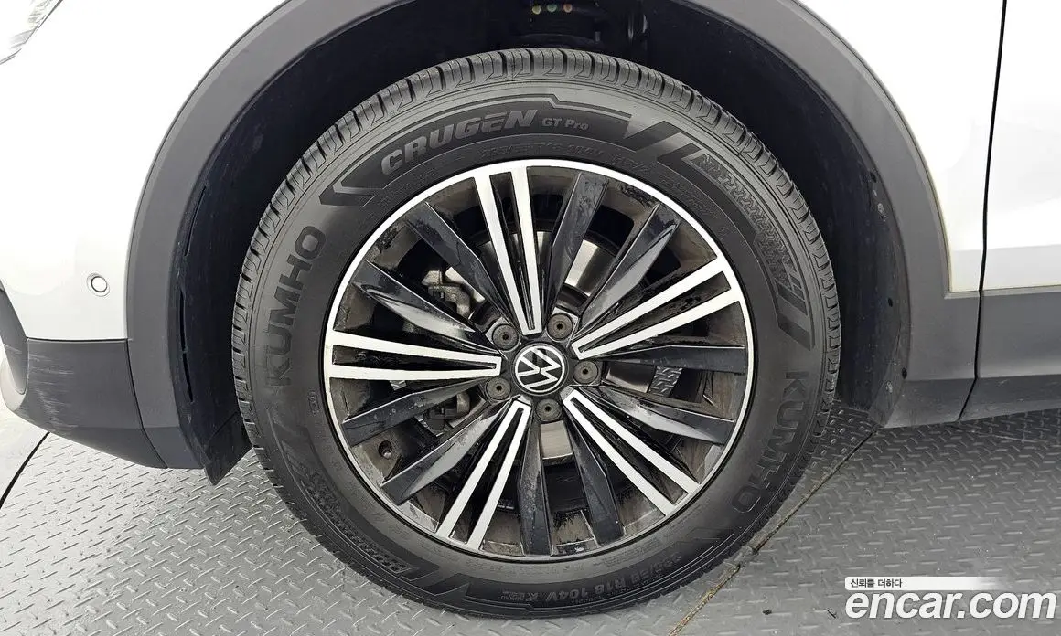Volkswagen Tiguan 2022 2.0 автомат (гидро), фото 5 Volkswagen Tiguan 2022 2.0 автомат (гидро), фото 5