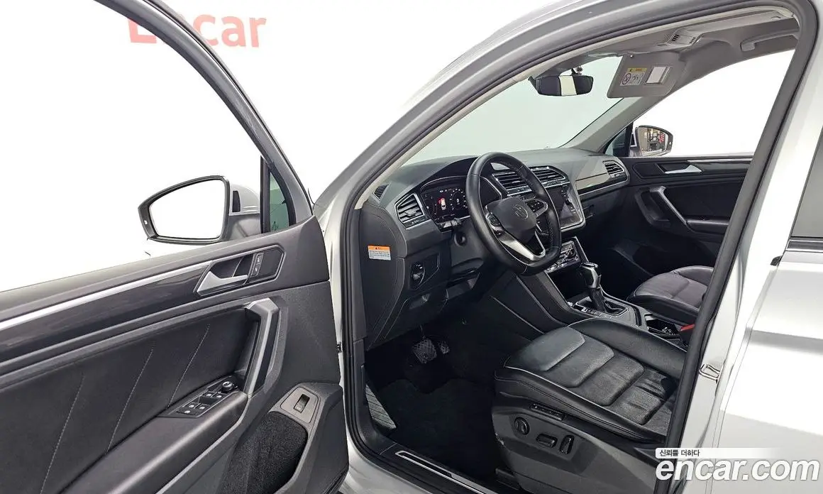 Volkswagen Tiguan 2022 2.0 автомат (гидро), фото 10 Volkswagen Tiguan 2022 2.0 автомат (гидро), фото 10