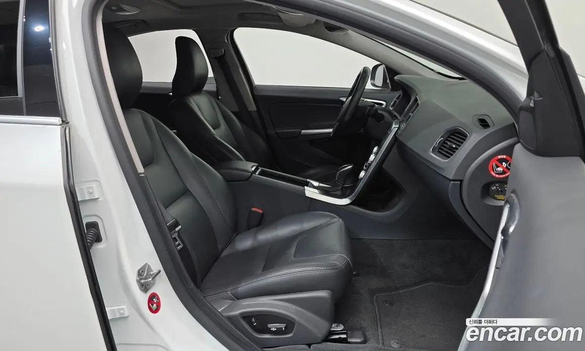 Volvo S60 2015 2.0 автомат (гидро), фото 11 Volvo S60 2015 2.0 автомат (гидро), фото 11