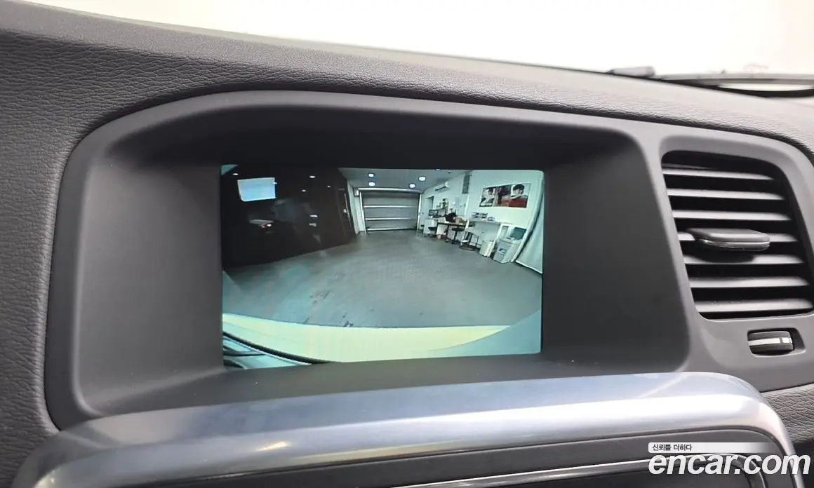 Volvo S60 2015 2.0 автомат (гидро), фото 15 Volvo S60 2015 2.0 автомат (гидро), фото 15