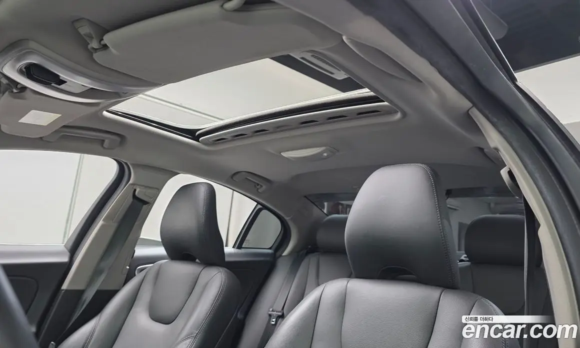 Volvo S60 2015 2.0 автомат (гидро), фото 18 Volvo S60 2015 2.0 автомат (гидро), фото 18