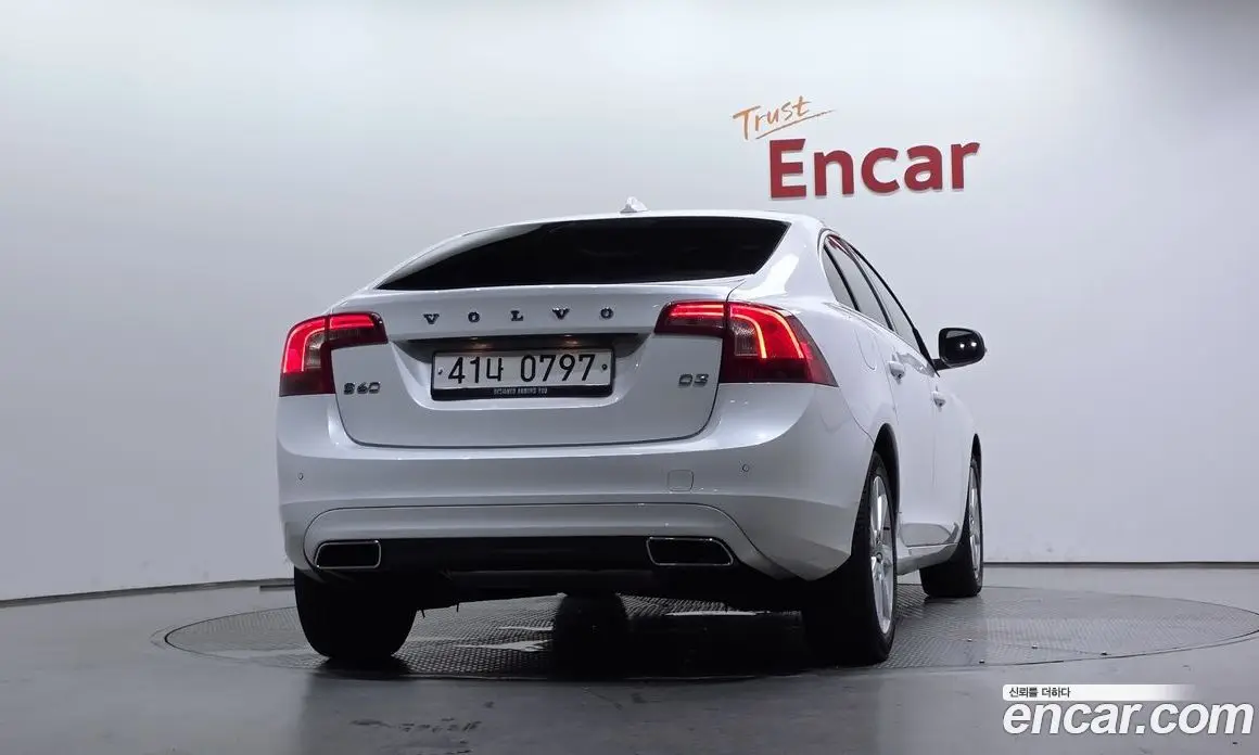 Volvo S60 2015 2.0 автомат (гидро), фото 4 Volvo S60 2015 2.0 автомат (гидро), фото 4