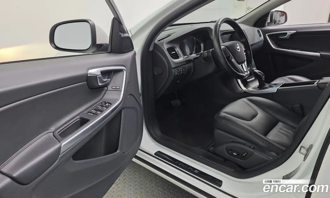 Volvo S60 2015 2.0 автомат (гидро), фото 10 Volvo S60 2015 2.0 автомат (гидро), фото 10