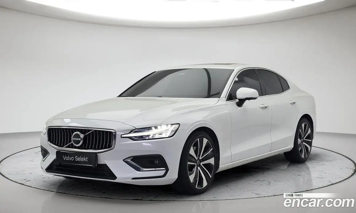 Volvo S60 2023 2.0 автомат (гидро), фото 1 Volvo S60 2023 2.0 автомат (гидро), фото 1