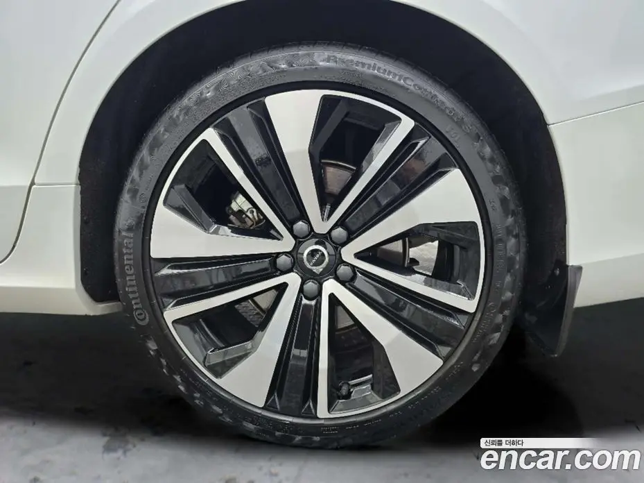 Volvo S60 2023 2.0 автомат (гидро), фото 6 Volvo S60 2023 2.0 автомат (гидро), фото 6