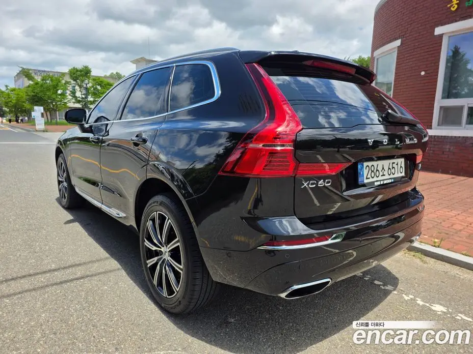Volvo XC60 2021 2.0 автомат (гидро), фото 2 Volvo XC60 2021 2.0 автомат (гидро), фото 2