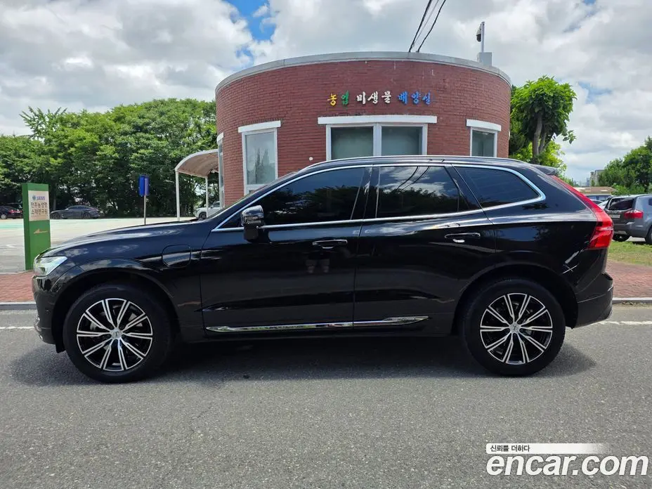 Volvo XC60 2021 2.0 автомат (гидро), фото 15 Volvo XC60 2021 2.0 автомат (гидро), фото 15