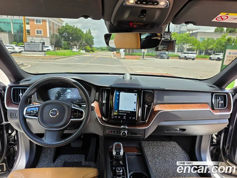 Volvo XC60 2021 2.0 автомат (гидро), фото 7 Volvo XC60 2021 2.0 автомат (гидро), фото 7